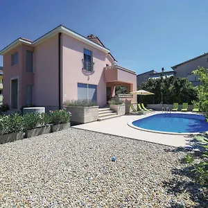 Villa Giulietta, Kaštela